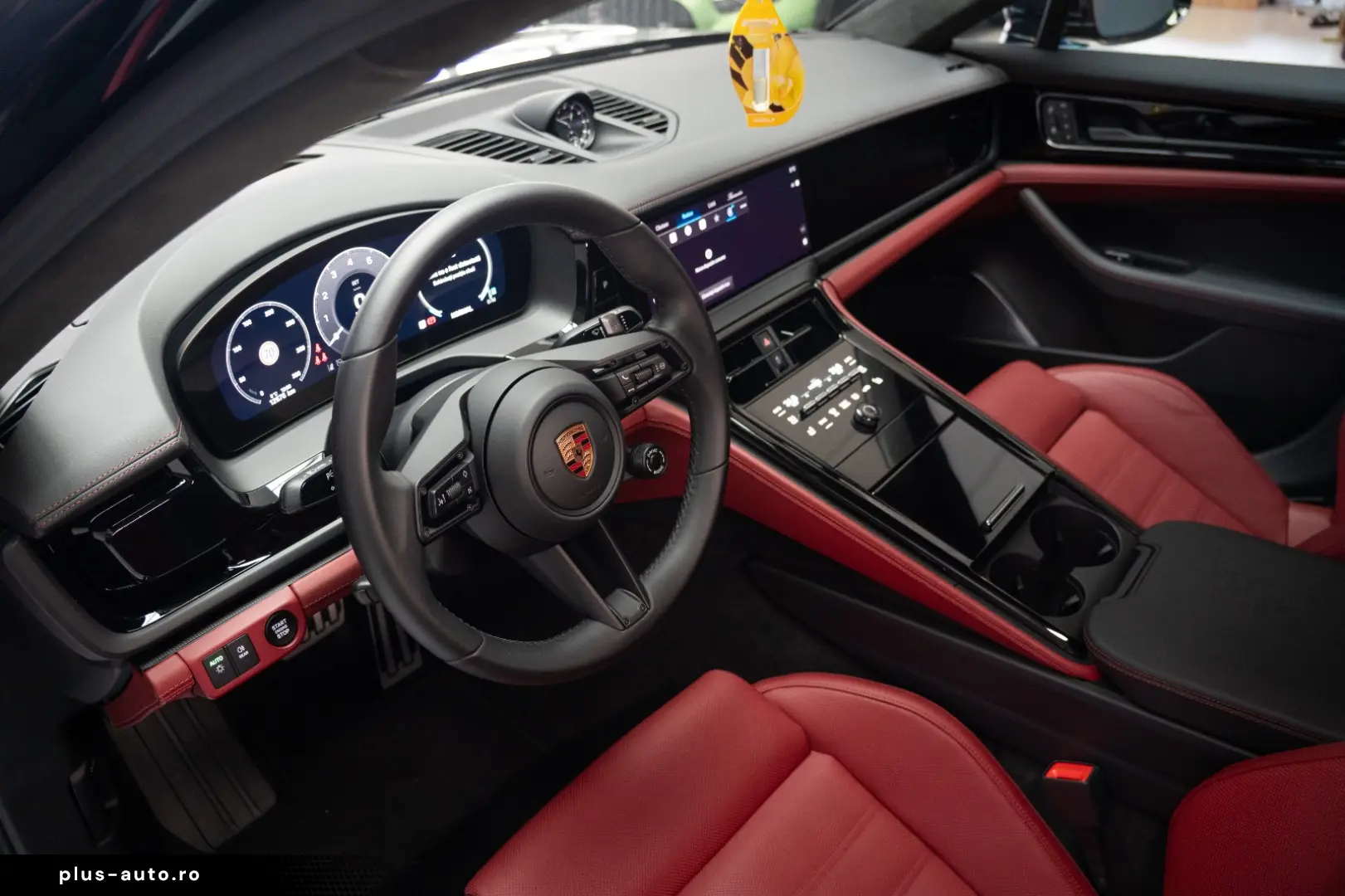 PORSCHE Panamera GTS Full