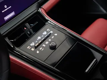 PORSCHE Panamera GTS Full