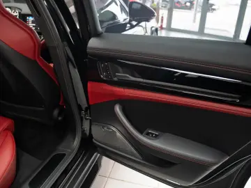 PORSCHE Panamera GTS Full