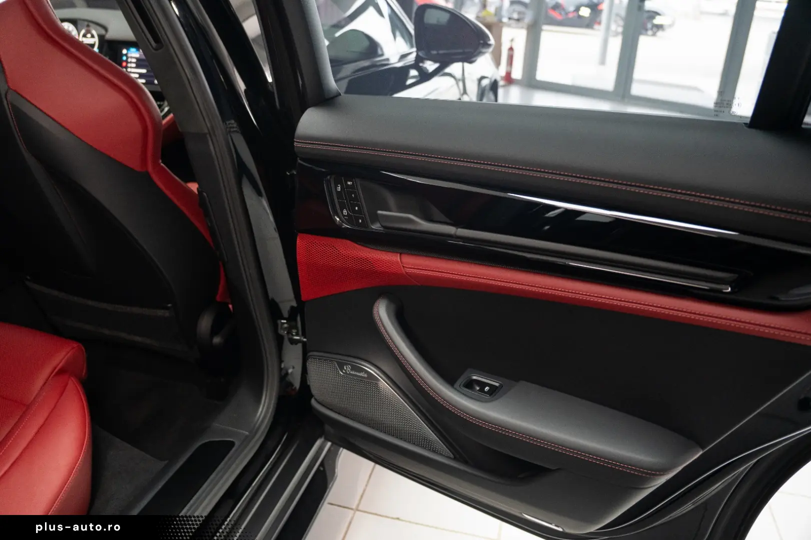 PORSCHE Panamera GTS Full