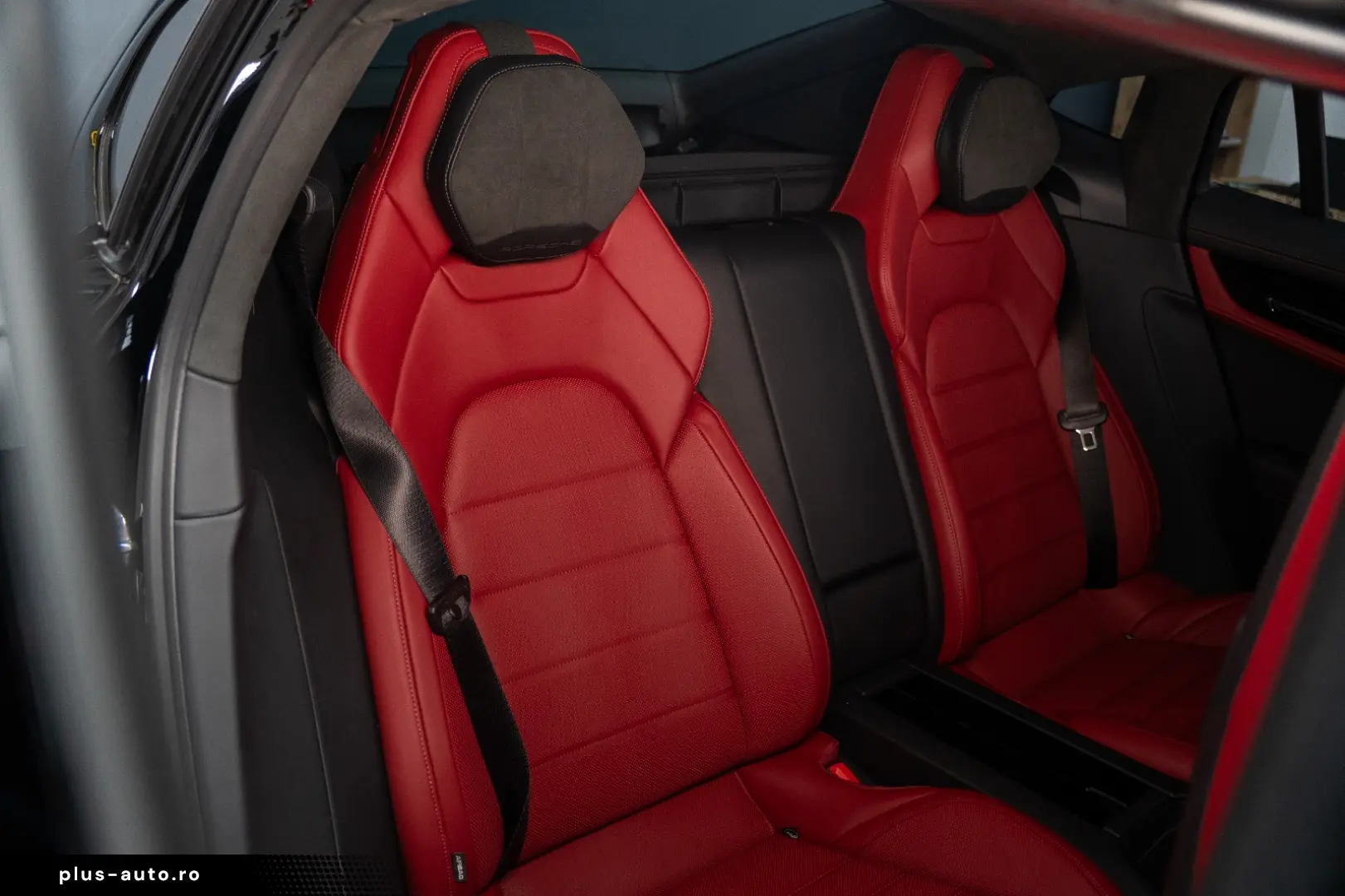 PORSCHE Panamera GTS Full