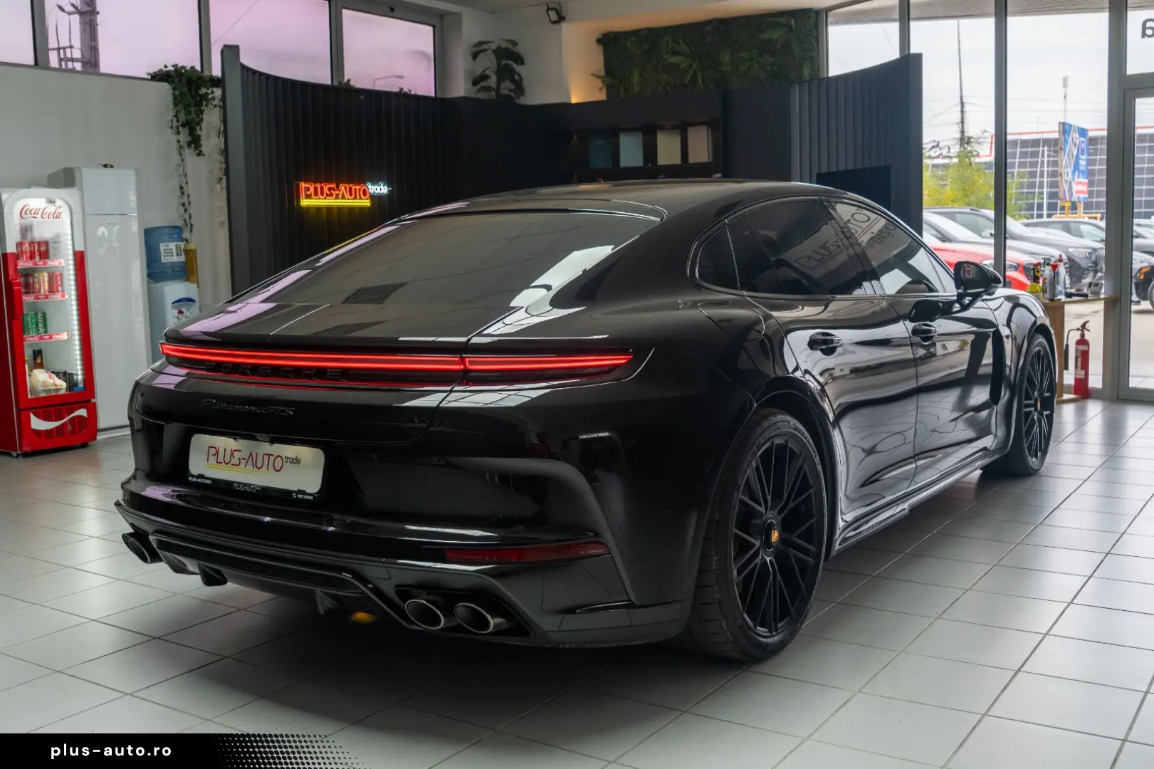 PORSCHE Panamera GTS Full