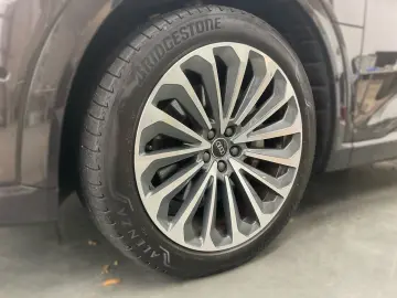 AUDI Q8 e-tron ADVANCED 55 QUATTRO ACC.AHK.KAMERA.NAV