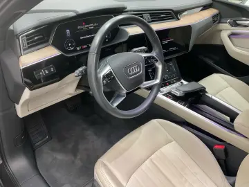 AUDI Q8 e-tron ADVANCED 55 QUATTRO ACC.AHK.KAMERA.NAV