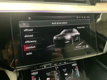 AUDI Q8 e-tron ADVANCED 55 QUATTRO ACC.AHK.KAMERA.NAV