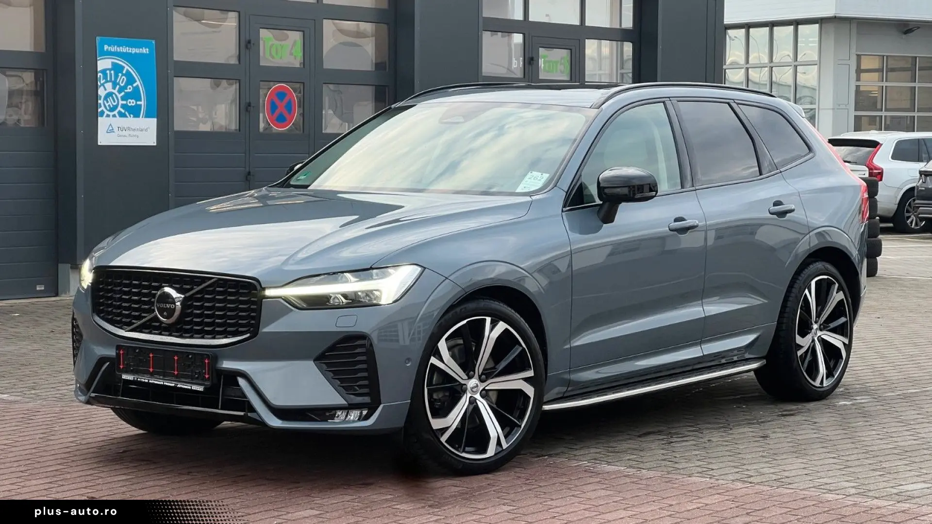 VOLVO XC60 B5 D Ultimate Dark AWD 360  AHK HUD LUFT
