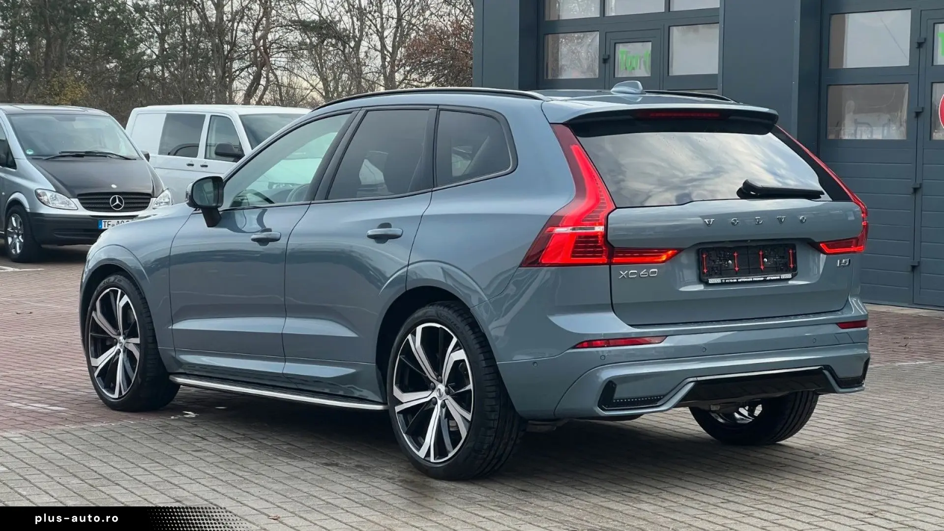 VOLVO XC60 B5 D Ultimate Dark AWD 360  AHK HUD LUFT