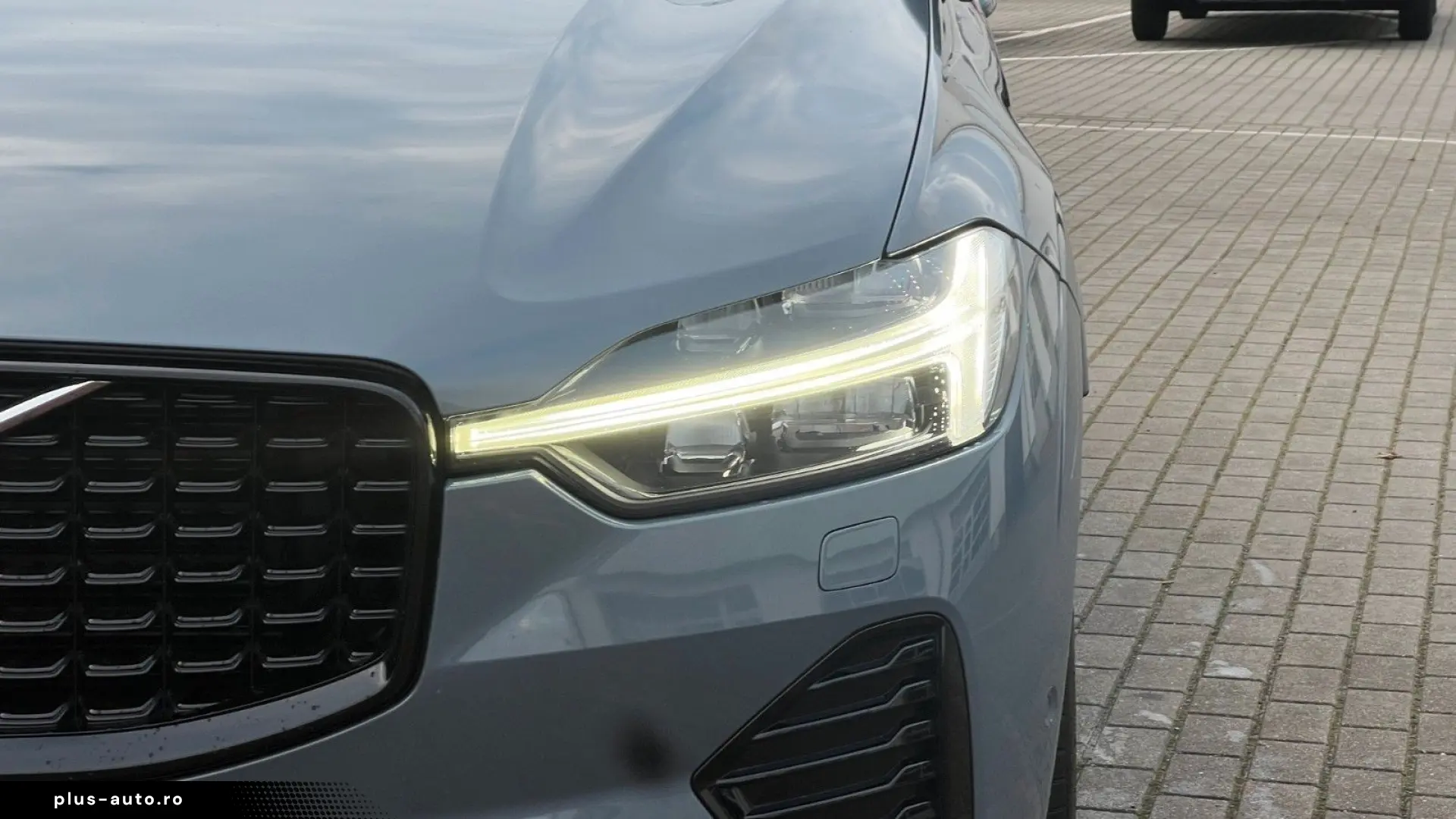 VOLVO XC60 B5 D Ultimate Dark AWD 360  AHK HUD LUFT