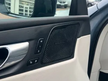 VOLVO XC60 B5 D Ultimate Dark AWD 360  AHK HUD LUFT