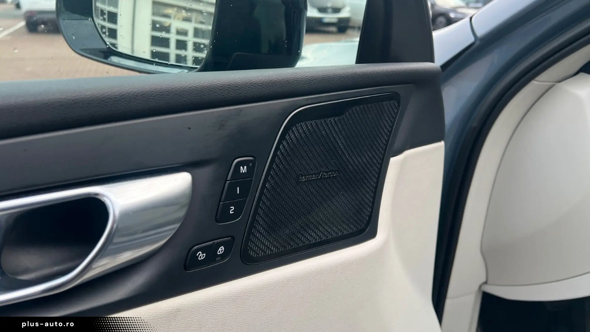 VOLVO XC60 B5 D Ultimate Dark AWD 360  AHK HUD LUFT