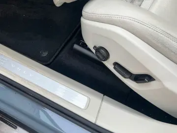 VOLVO XC60 B5 D Ultimate Dark AWD 360  AHK HUD LUFT