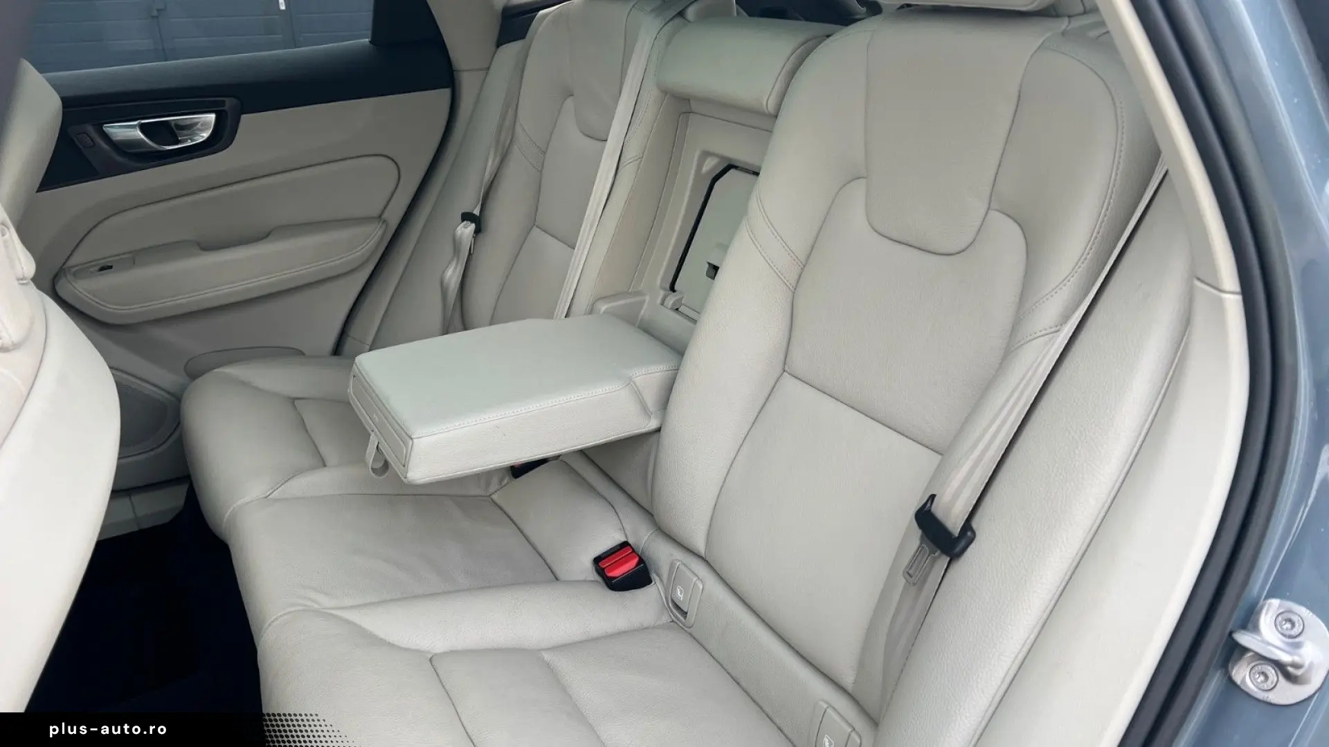 VOLVO XC60 B5 D Ultimate Dark AWD 360  AHK HUD LUFT