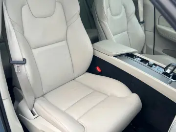 VOLVO XC60 B5 D Ultimate Dark AWD 360  AHK HUD LUFT