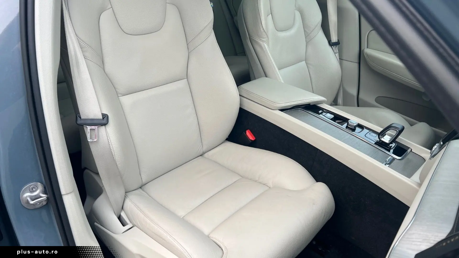 VOLVO XC60 B5 D Ultimate Dark AWD 360  AHK HUD LUFT