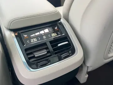 VOLVO XC60 B5 D Ultimate Dark AWD 360  AHK HUD LUFT