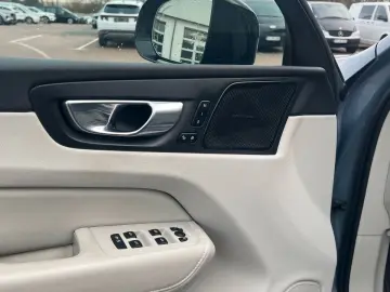 VOLVO XC60 B5 D Ultimate Dark AWD 360  AHK HUD LUFT