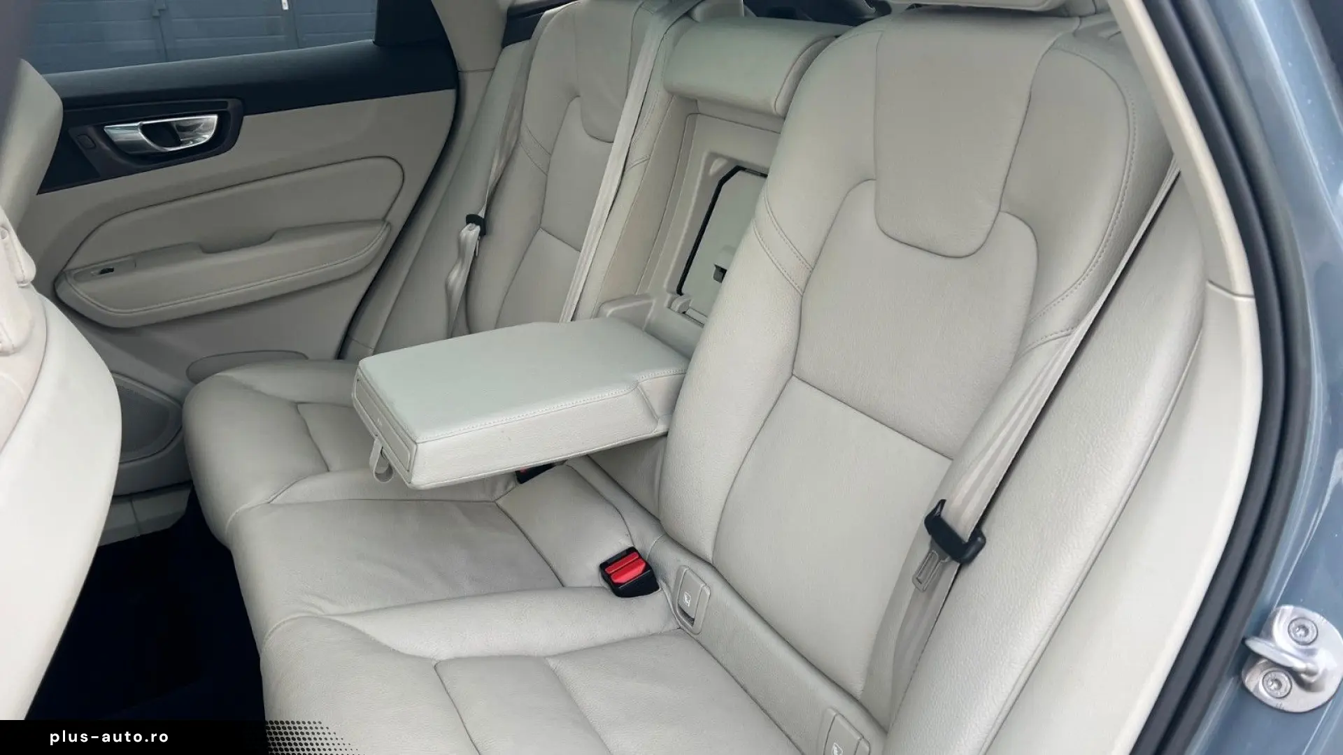 VOLVO XC60 B5 D Ultimate Dark AWD 360  AHK HUD LUFT