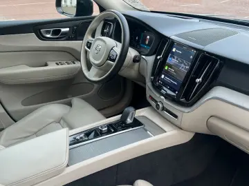 VOLVO XC60 B5 D Ultimate Dark AWD 360  AHK HUD LUFT