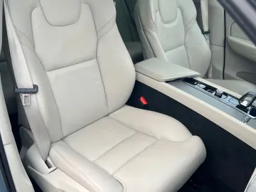 VOLVO XC60 B5 D Ultimate Dark AWD 360  AHK HUD LUFT