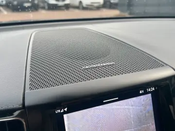 VOLVO XC60 B5 D Ultimate Dark AWD 360  AHK HUD LUFT