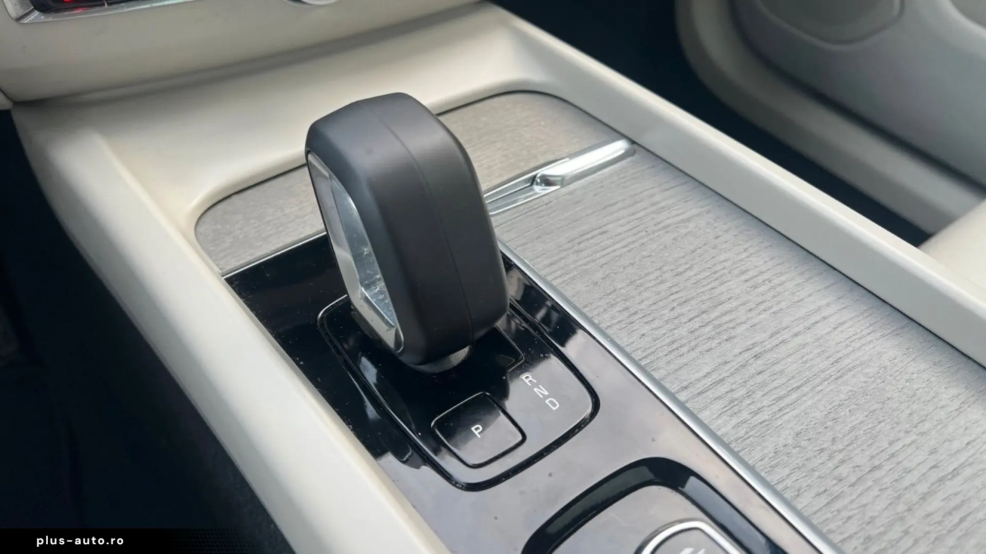 VOLVO XC60 B5 D Ultimate Dark AWD 360  AHK HUD LUFT