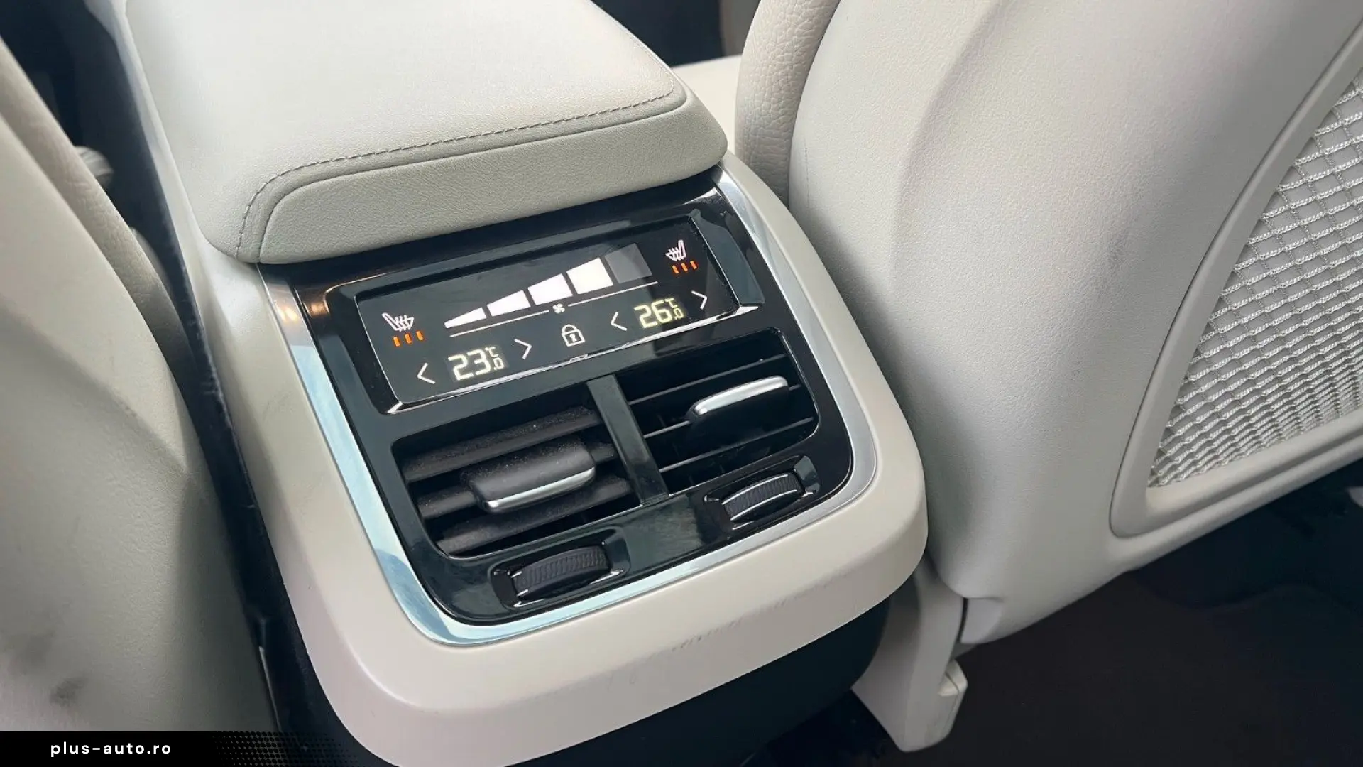 VOLVO XC60 B5 D Ultimate Dark AWD 360  AHK HUD LUFT