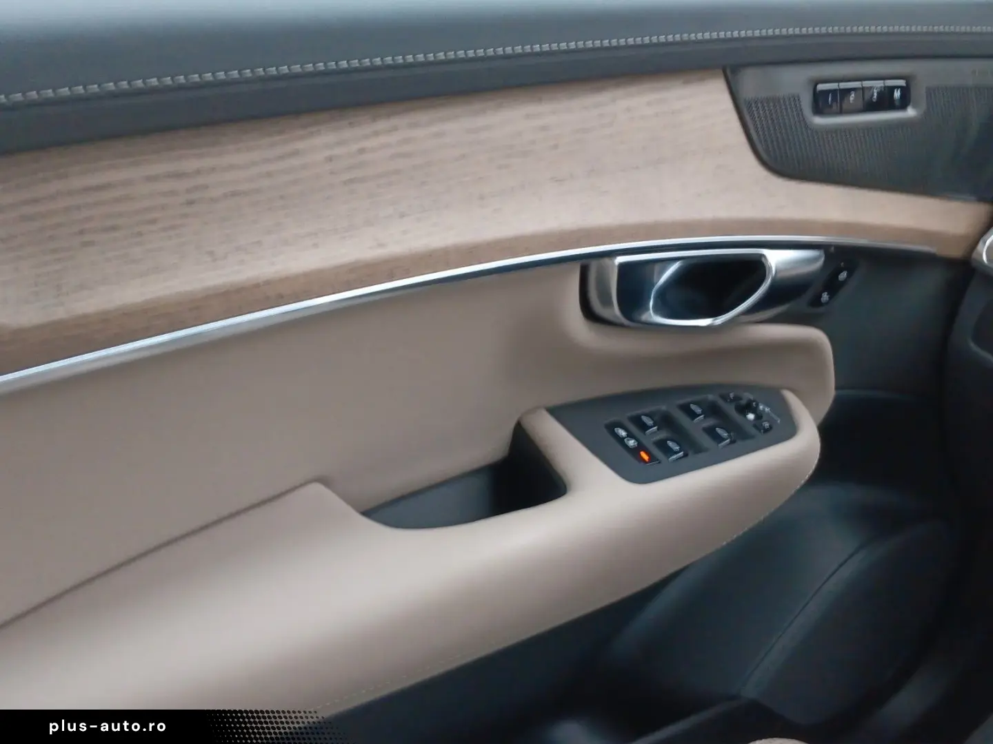 VOLVO XC90 T8 AWD Plus Facelift HUD Pano S.Belüftung