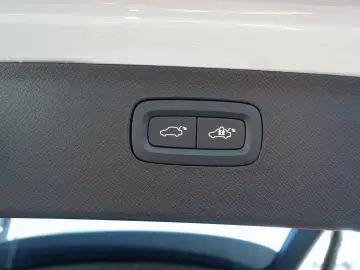 VOLVO XC90 Ultra Dark T8 AWD Plug-in 360 Cam AHK Massa