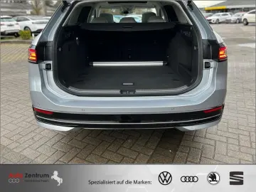 VW Passat Variant 2.0 TDI 4Mot. VOLL !! 4000 Km !!