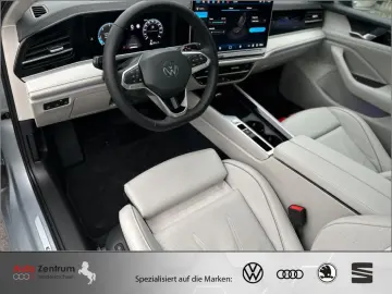 VW Passat Variant 2.0 TDI 4Mot. VOLL !! 4000 Km !!