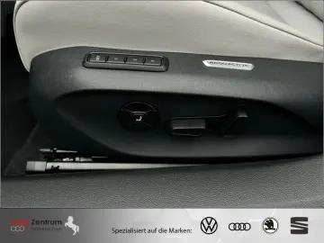 VW Passat Variant 2.0 TDI 4Mot. VOLL !! 4000 Km !!