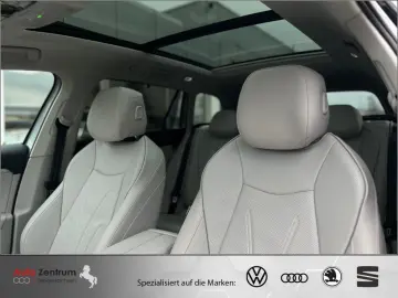 VW Passat Variant 2.0 TDI 4Mot. VOLL !! 4000 Km !!