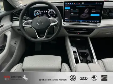 VW Passat Variant 2.0 TDI 4Mot. VOLL !! 4000 Km !!