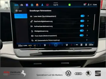 VW Passat Variant 2.0 TDI 4Mot. VOLL !! 4000 Km !!