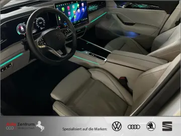 VW Passat Variant 2.0 TDI 4Mot. VOLL !! 4000 Km !!