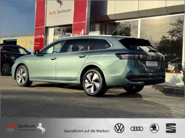 VW Passat 2.0 TDI Elegance 4M AHK PANO StandHz VOLL