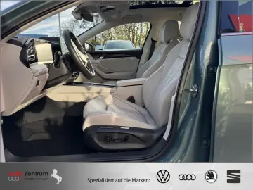 VW Passat 2.0 TDI Elegance 4M AHK PANO StandHz VOLL