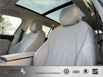 VW Passat 2.0 TDI Elegance 4M AHK PANO StandHz VOLL