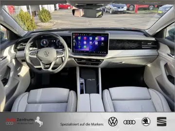 VW Passat 2.0 TDI Elegance 4M AHK PANO StandHz VOLL