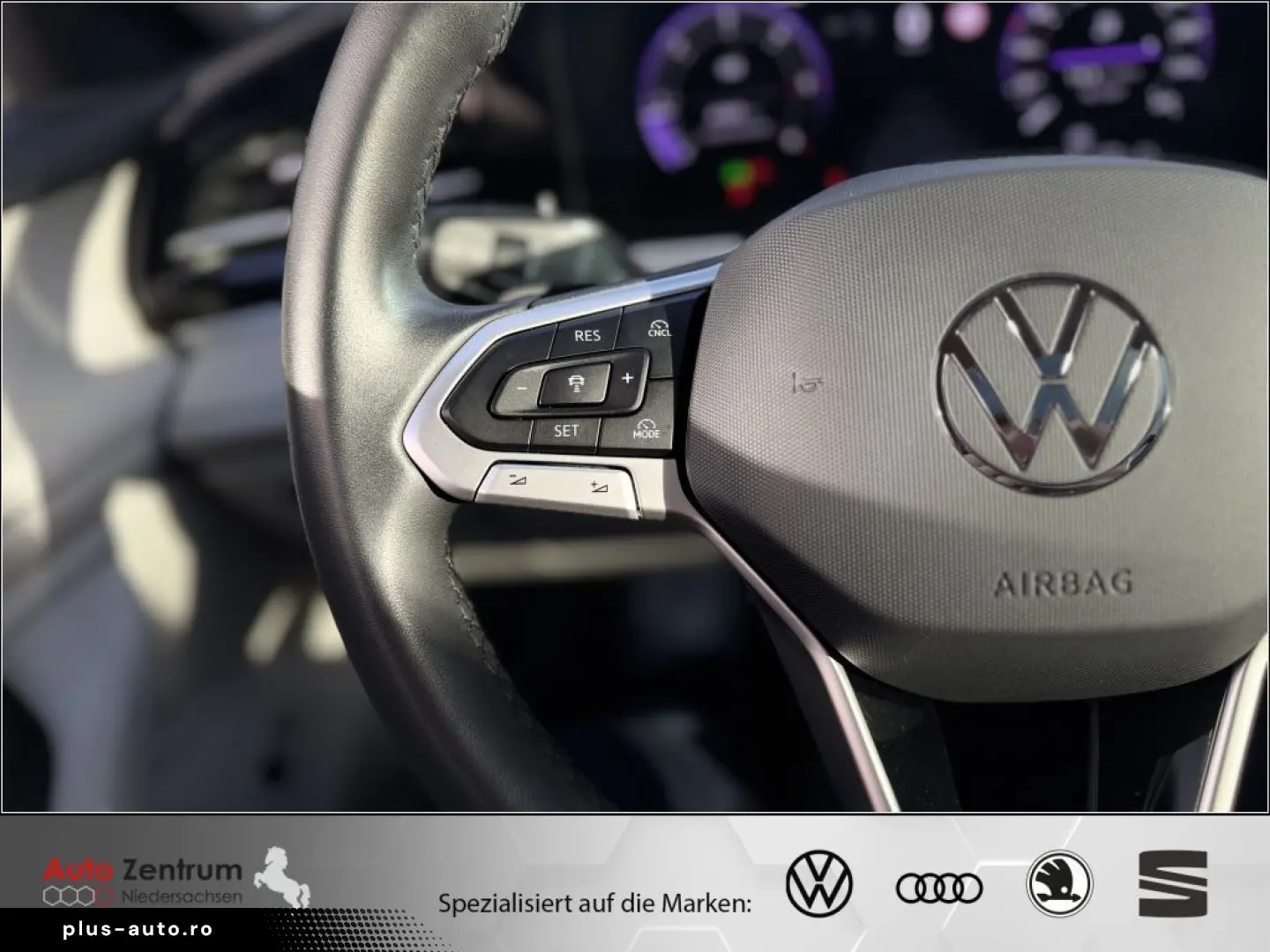 VW Passat 2.0 TDI Elegance 4M AHK PANO StandHz VOLL