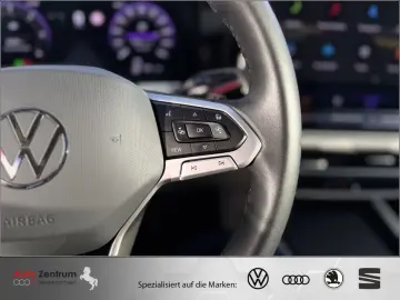 VW Passat 2.0 TDI Elegance 4M AHK PANO StandHz VOLL