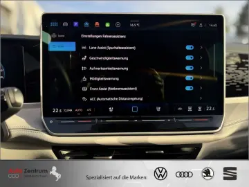 VW Passat 2.0 TDI Elegance 4M AHK PANO StandHz VOLL