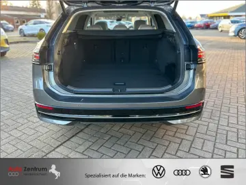 VW Passat Variant 2.0 TDI 4M Elegance VOLL !!