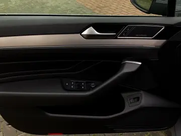 VW Passat Variant 2.0 TDI 4M NAPPA 360  DCC HuD AHK