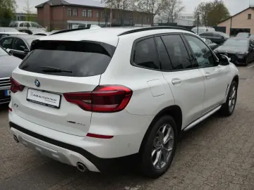 BMW X3 30e X Line xDrive LED AHK PANO NAV HEADUP