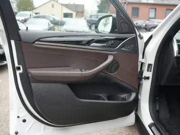 BMW X3 30e X Line xDrive LED AHK PANO NAV HEADUP