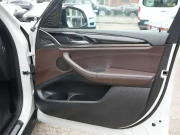 BMW X3 30e X Line xDrive LED AHK PANO NAV HEADUP