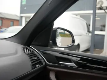 BMW X3 30e X Line xDrive LED AHK PANO NAV HEADUP