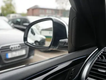 BMW X3 30e X Line xDrive LED AHK PANO NAV HEADUP