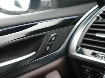 BMW X3 30e X Line xDrive LED AHK PANO NAV HEADUP